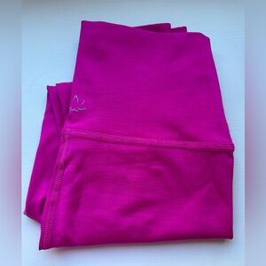Beyond Yoga Hot Pink Ribbed Legging, Size Medium